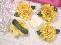 L22  Lot of 4 Yellow Floral Rose Flower Appliques 1.5"