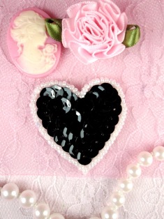 MS45 Black White Heart Beaded Sequin Applique 1.5"