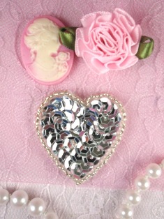 MS45 Silver Heart Beaded Sequin Applique 1.5"