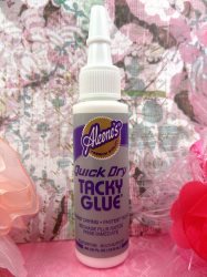 Aleene's Quick Dry "Tacky" All Purpose Applique Glue 4 oz.