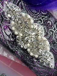XR249 Bridal Motif Silver Crystal Clear Rhinestone Applique w/ Pearls 6"