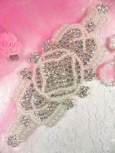 XR89 Silver Pearl Beaded Crystal Rhinestone Applique 7.25"