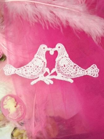 L52  White Love Birds Venise Lace  Applique 4.75" L52  White Love Birds Venise Lace  Applique 4.75"